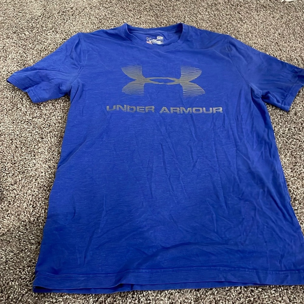 Men’s Under Armour shirt